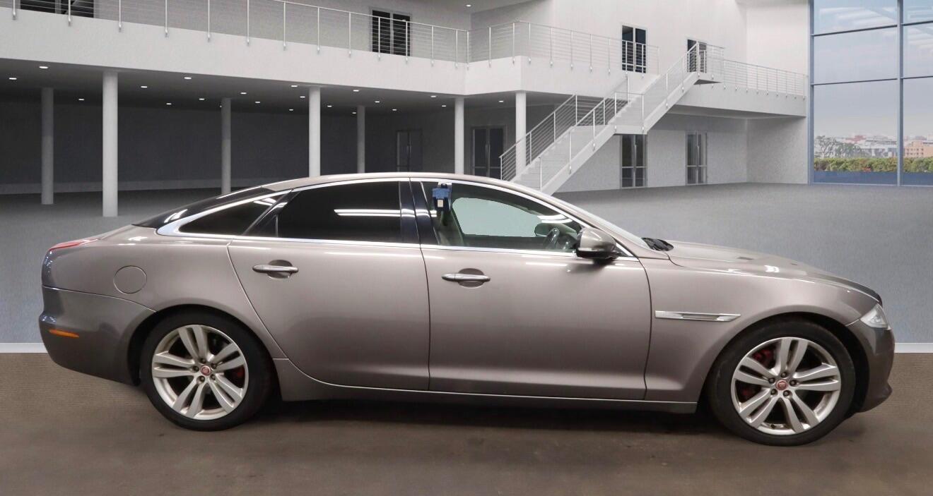 Used Jaguar XJ 2010 for sale - 77783616: Photo 5