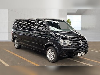 Used Volkswagen Transporter Shuttle 2015 for sale - 78902331: Photo