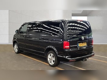 Used Volkswagen Transporter Shuttle 2015 for sale - 78902331: Photo