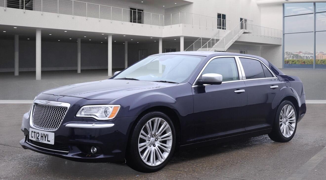 Used Chrysler 300C 2012 for sale - 76743160: Photo 2