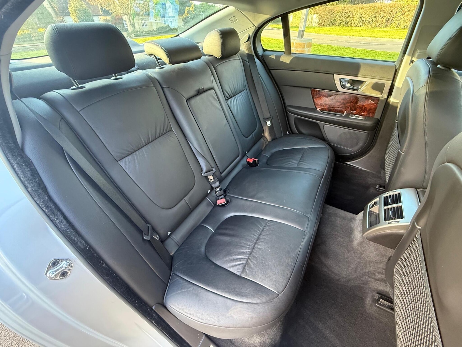 Used Jaguar XF 2010 for sale - 77351868: Photo 16