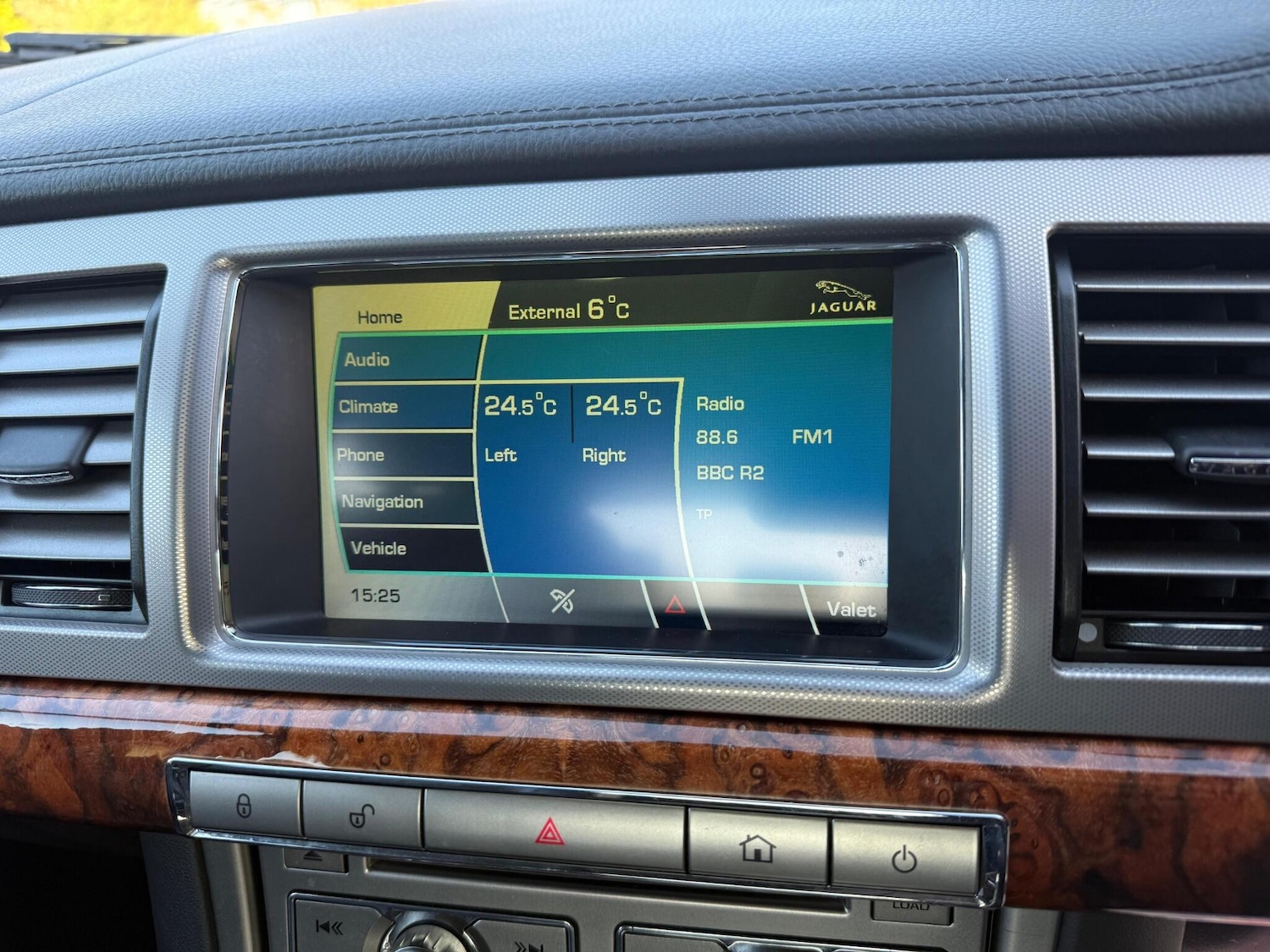 Used Jaguar XF 2010 for sale - 77351868: Photo 28