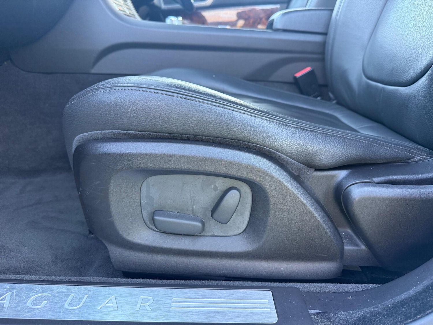 Used Jaguar XF 2010 for sale - 77351868: Photo 32