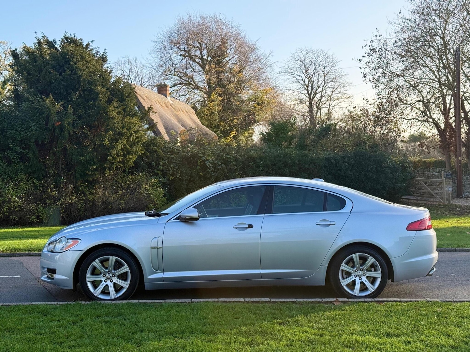 Used Jaguar XF 2010 for sale - 77351868: Photo 6