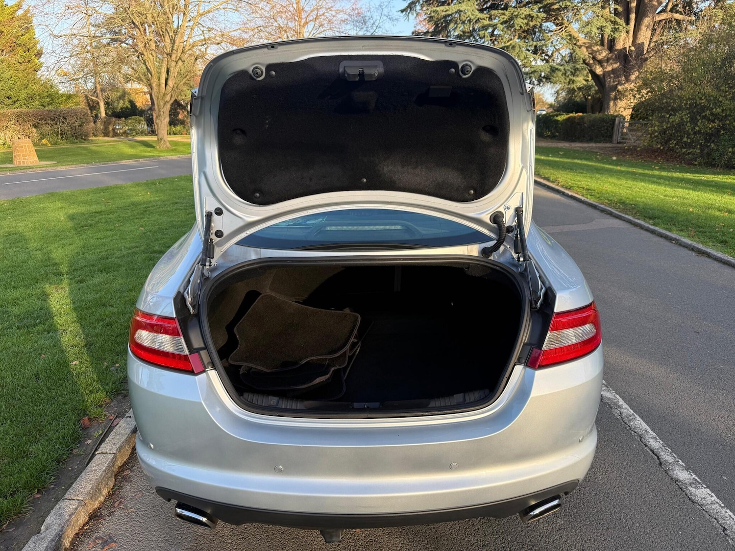 Used Jaguar XF 2010 for sale - 77351868: Photo 9