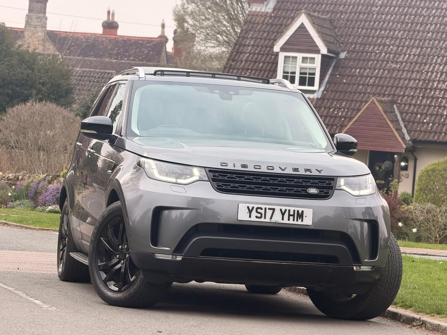 Used Land Rover Discovery 2017 for sale - 78006528: Photo 1