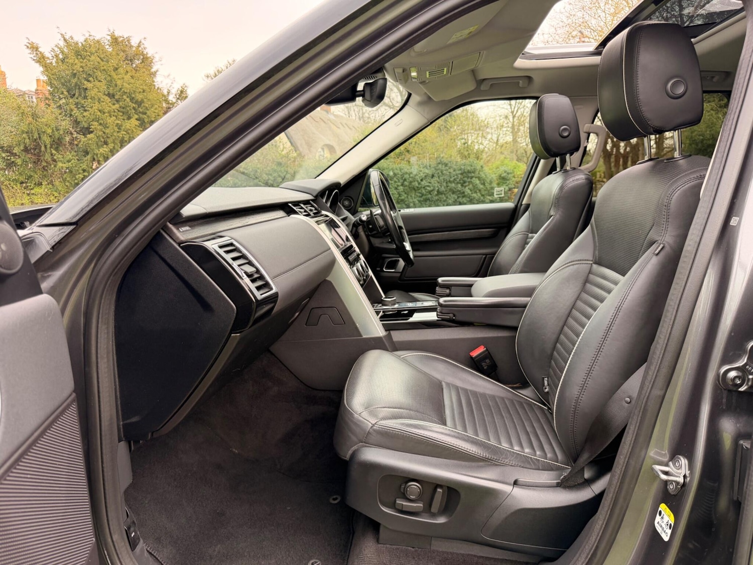 Used Land Rover Discovery 2017 for sale - 78006528: Photo 21