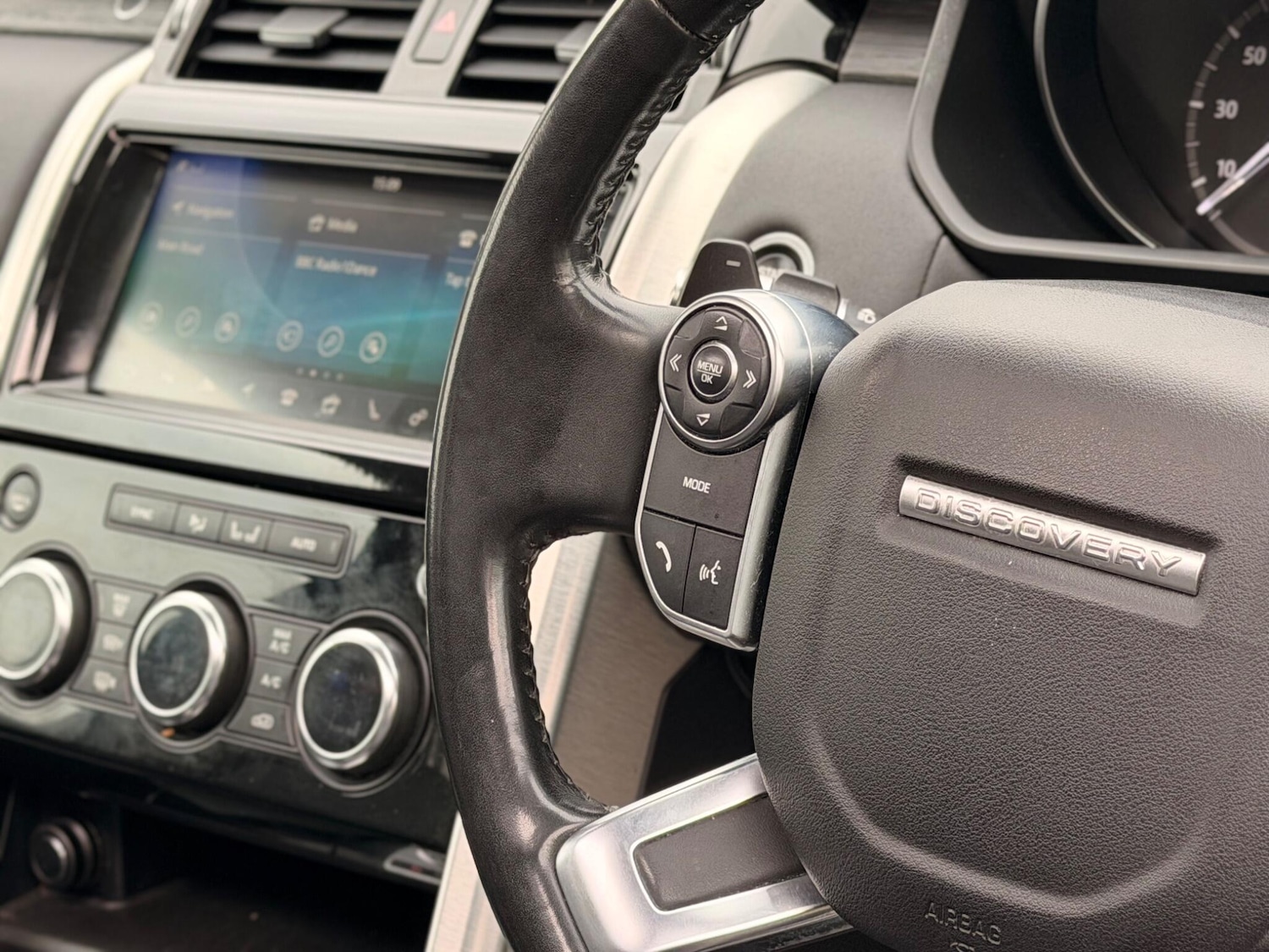 Used Land Rover Discovery 2017 for sale - 78006528: Photo 35