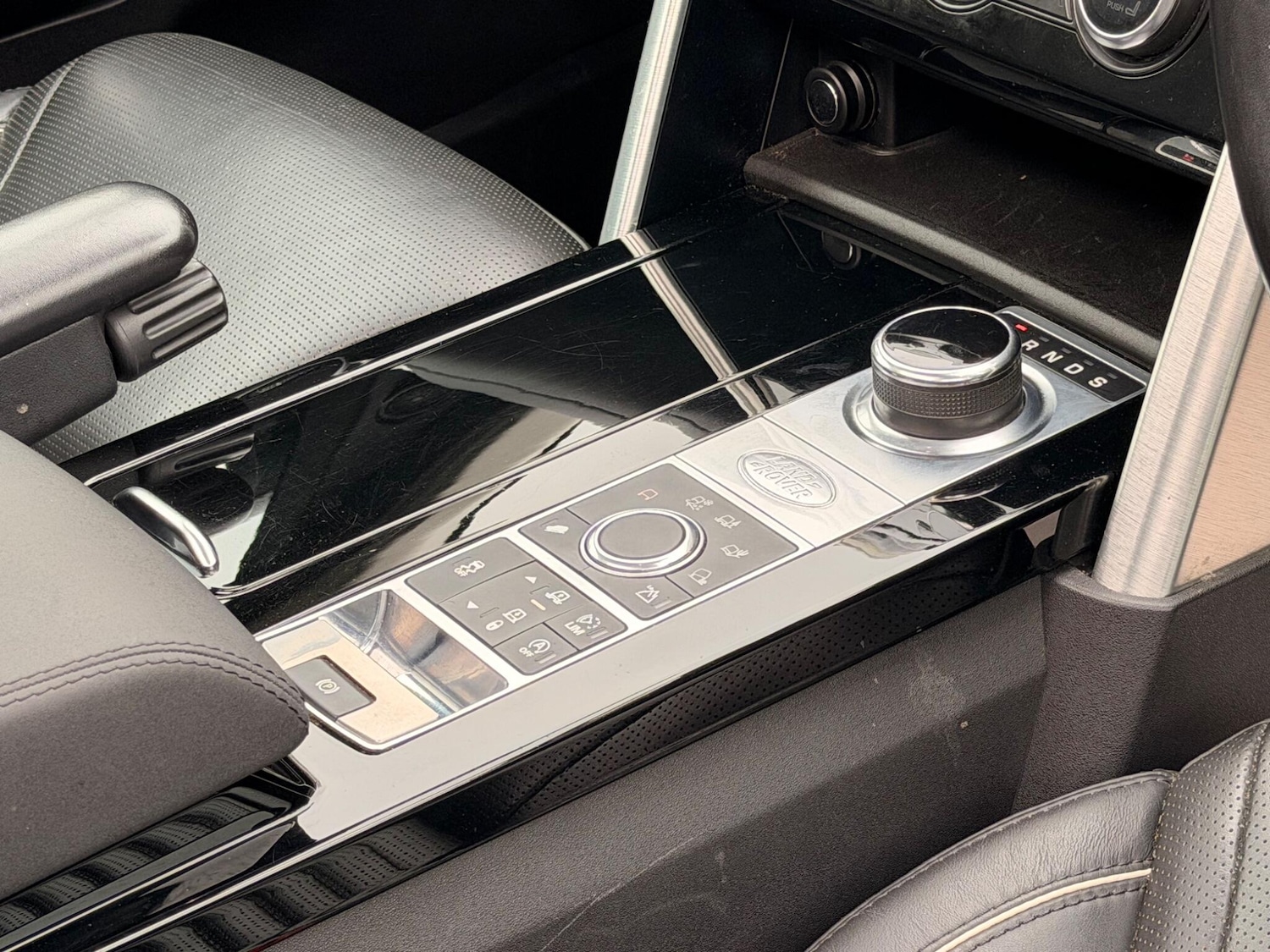 Used Land Rover Discovery 2017 for sale - 78006528: Photo 36