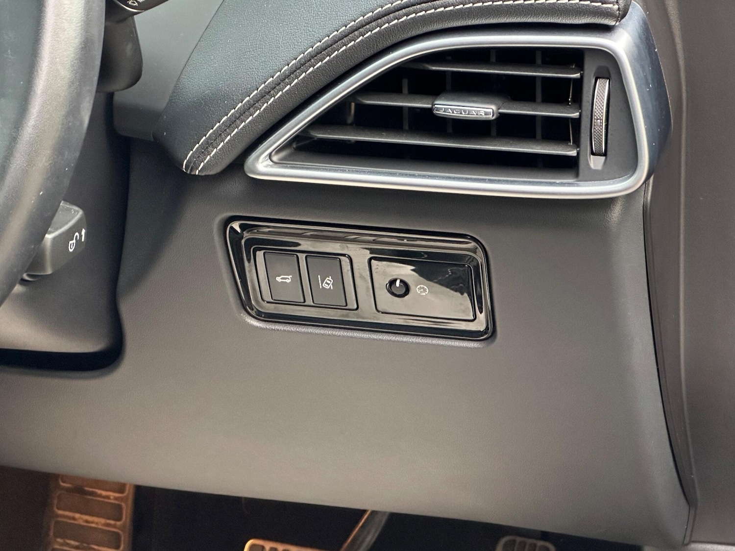 Used Jaguar F-Pace 2017 for sale - 76991910: Photo 21