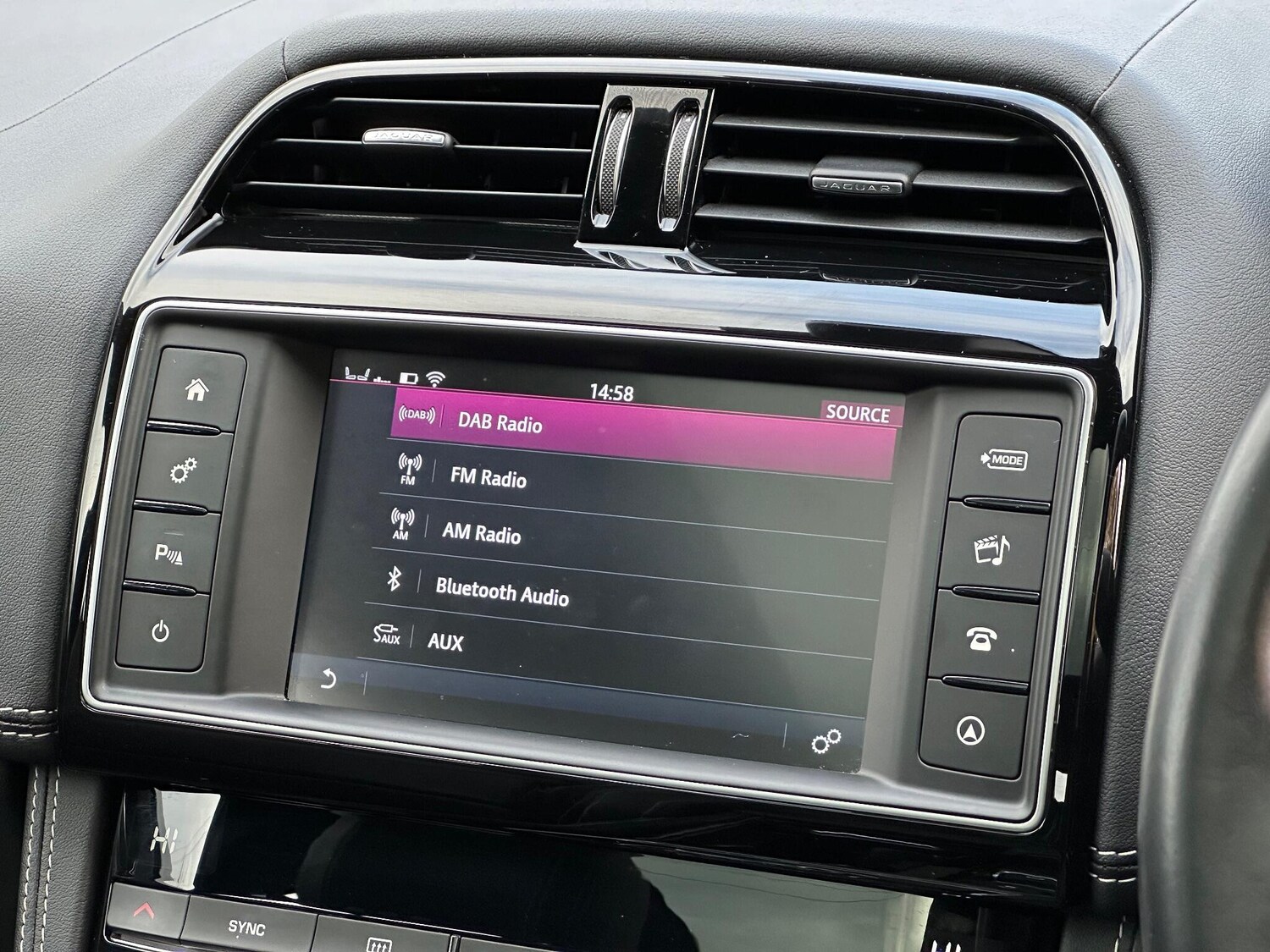 Used Jaguar F-Pace 2017 for sale - 76991910: Photo 37