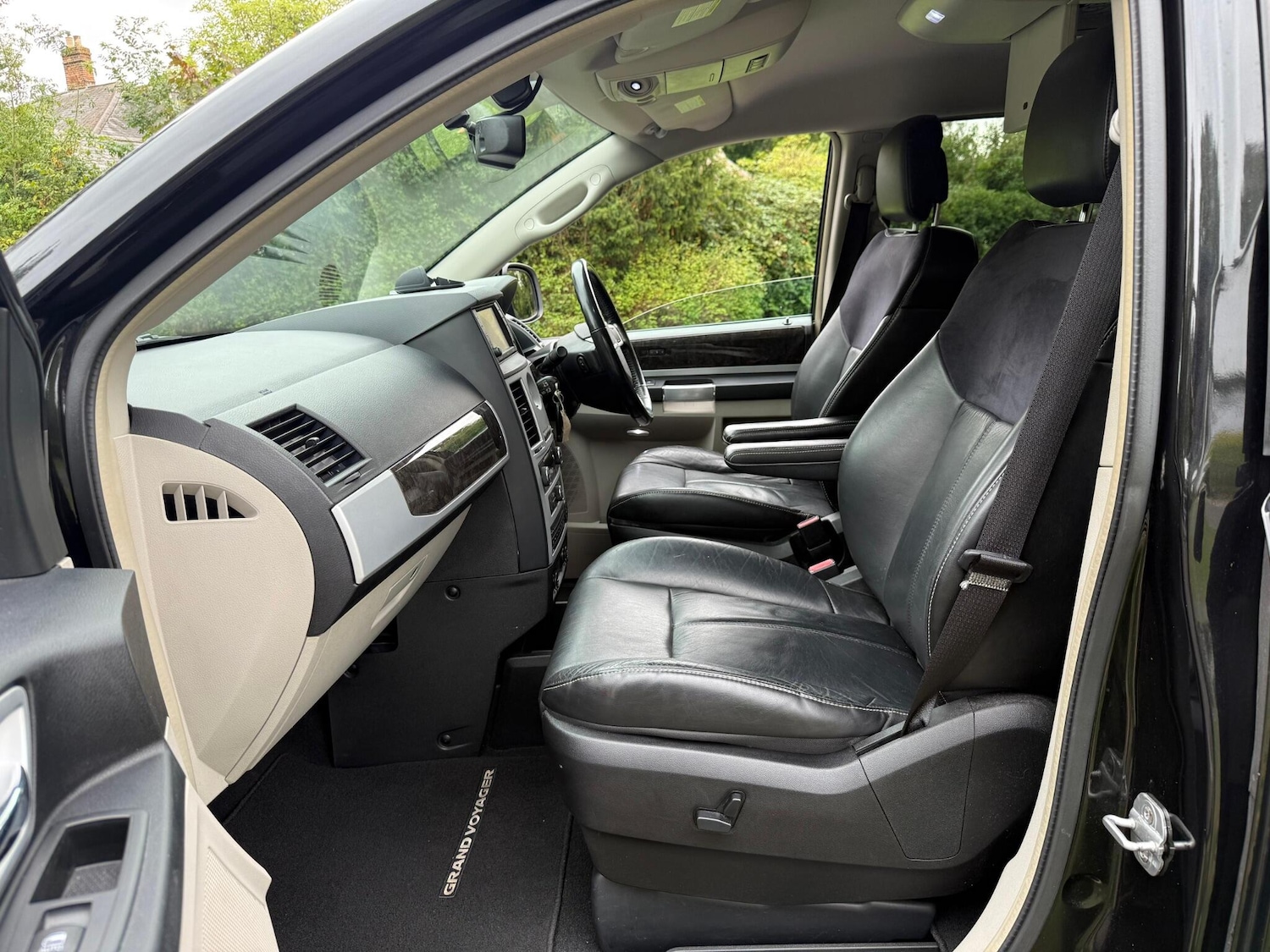 Used Chrysler Grand Voyager 2011 for sale - 77175244: Photo 36