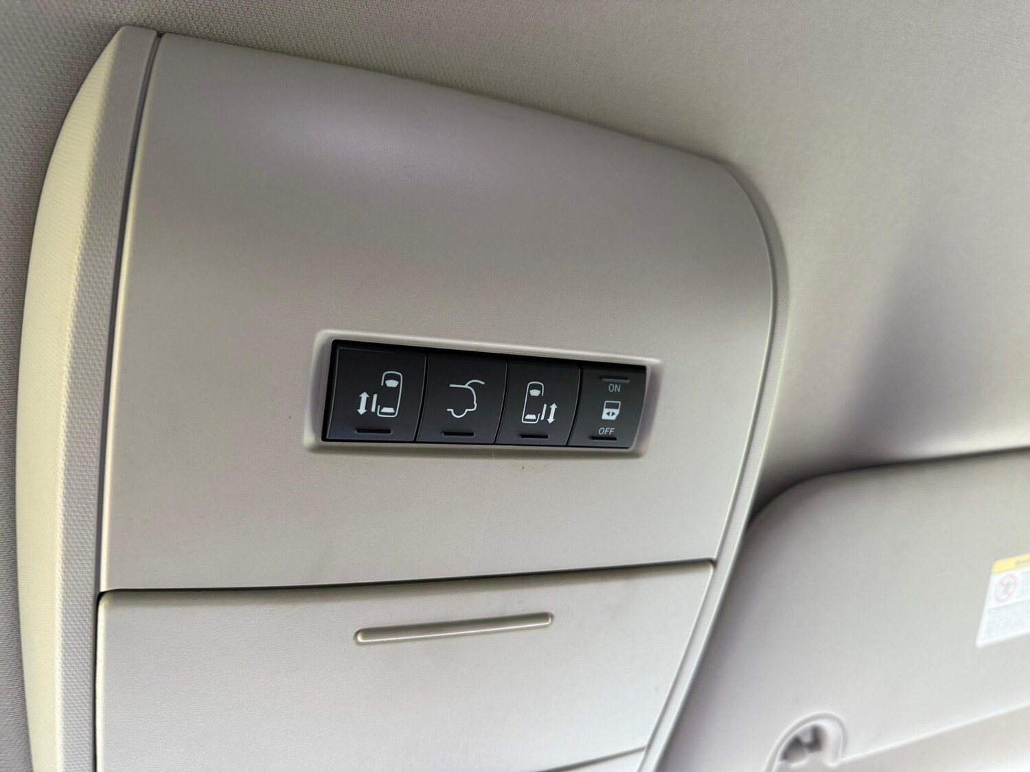 Used Chrysler Grand Voyager 2011 for sale - 76537931: Photo 29