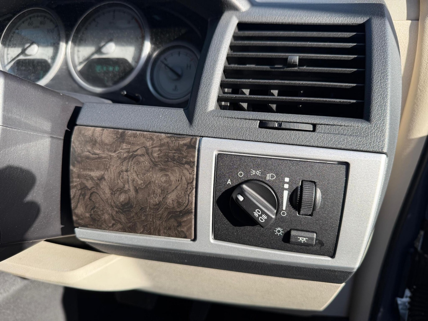 Used Chrysler Grand Voyager 2011 for sale - 76537931: Photo 30