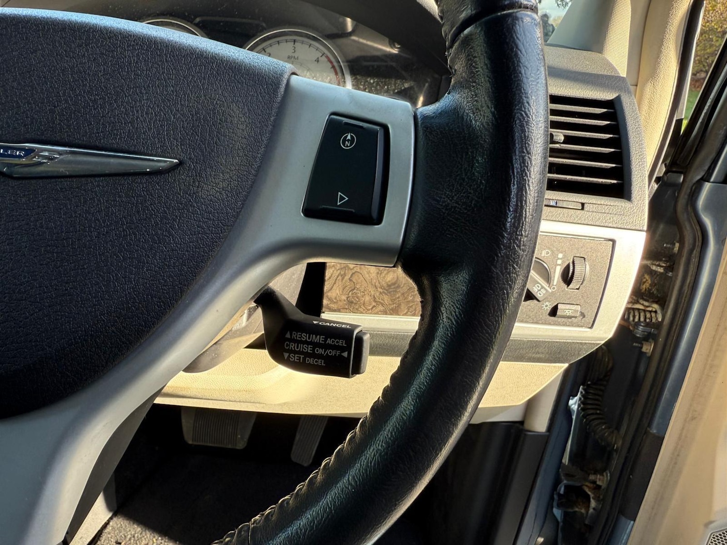 Used Chrysler Grand Voyager 2011 for sale - 76537931: Photo 31