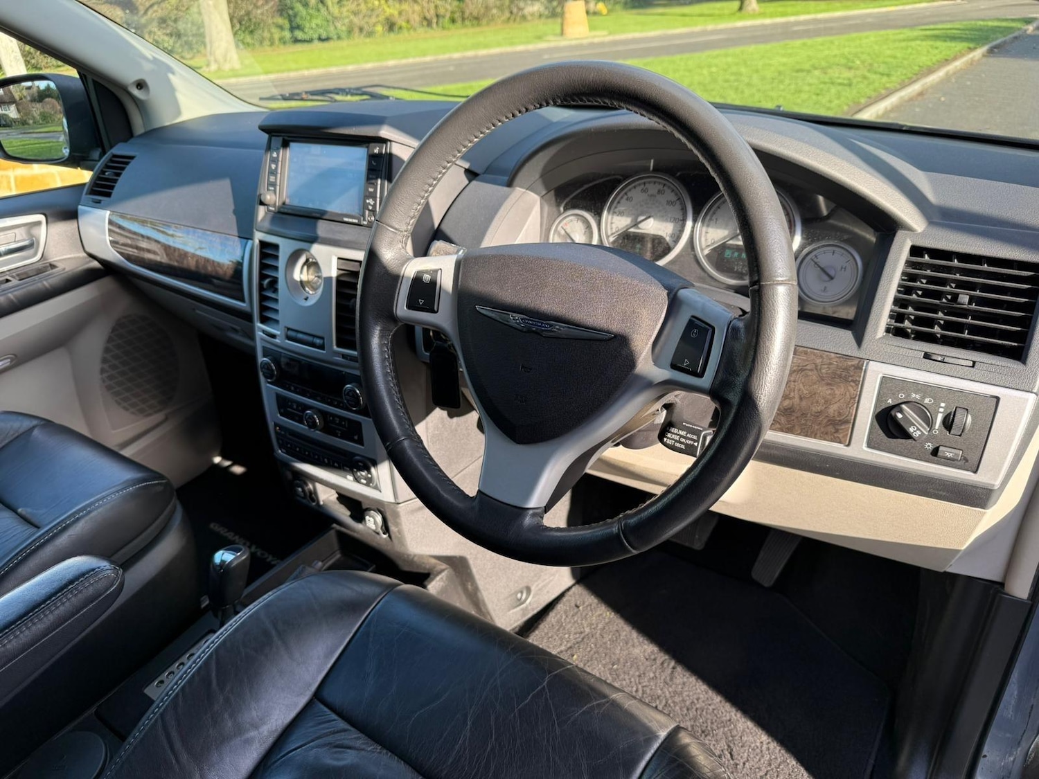 Used Chrysler Grand Voyager 2011 for sale - 76537931: Photo 33