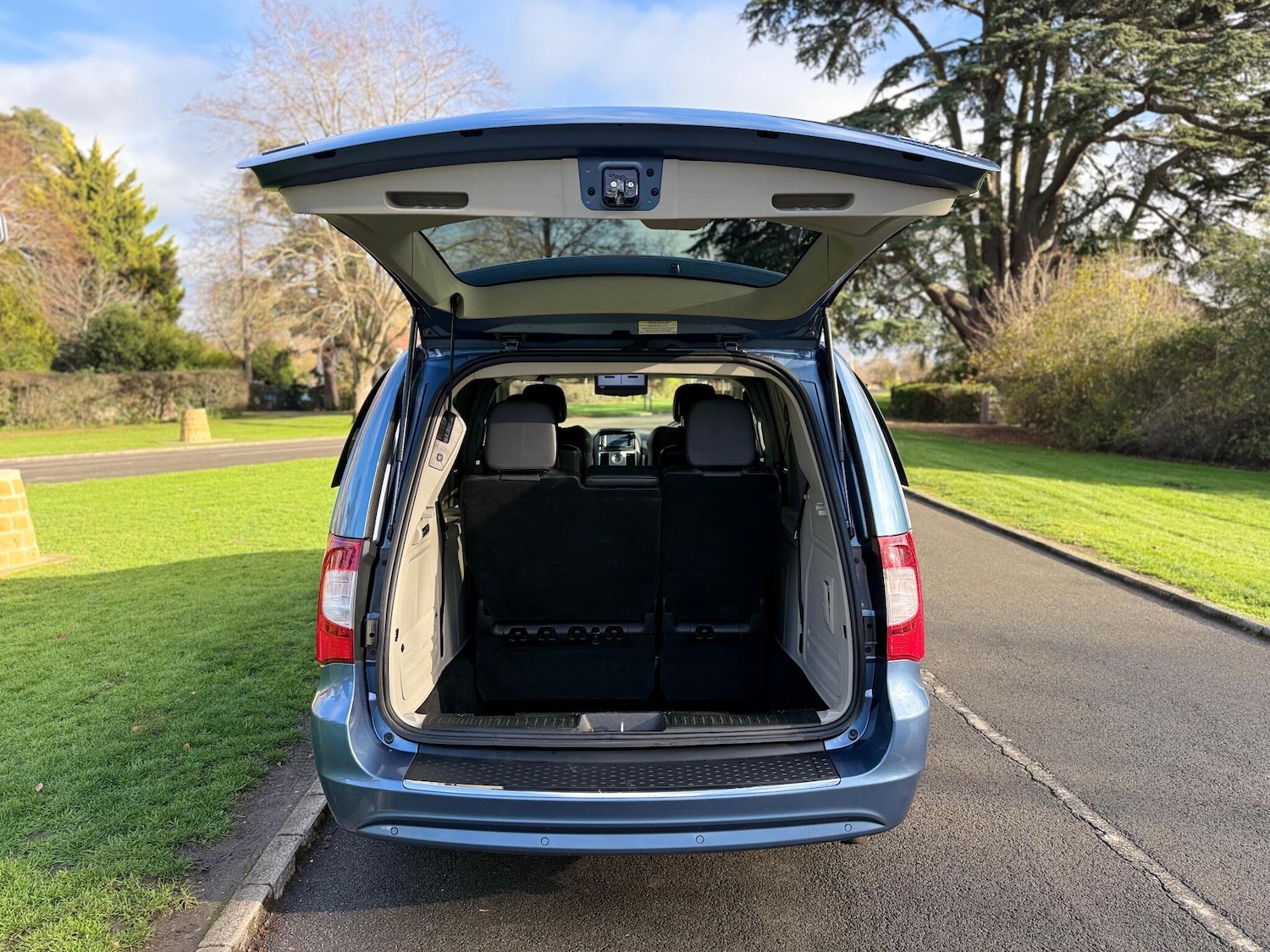 Used Chrysler Grand Voyager 2011 for sale - 76537931: Photo 9