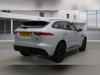 Used Jaguar F-Pace 2018 for sale - 77783355: Photo