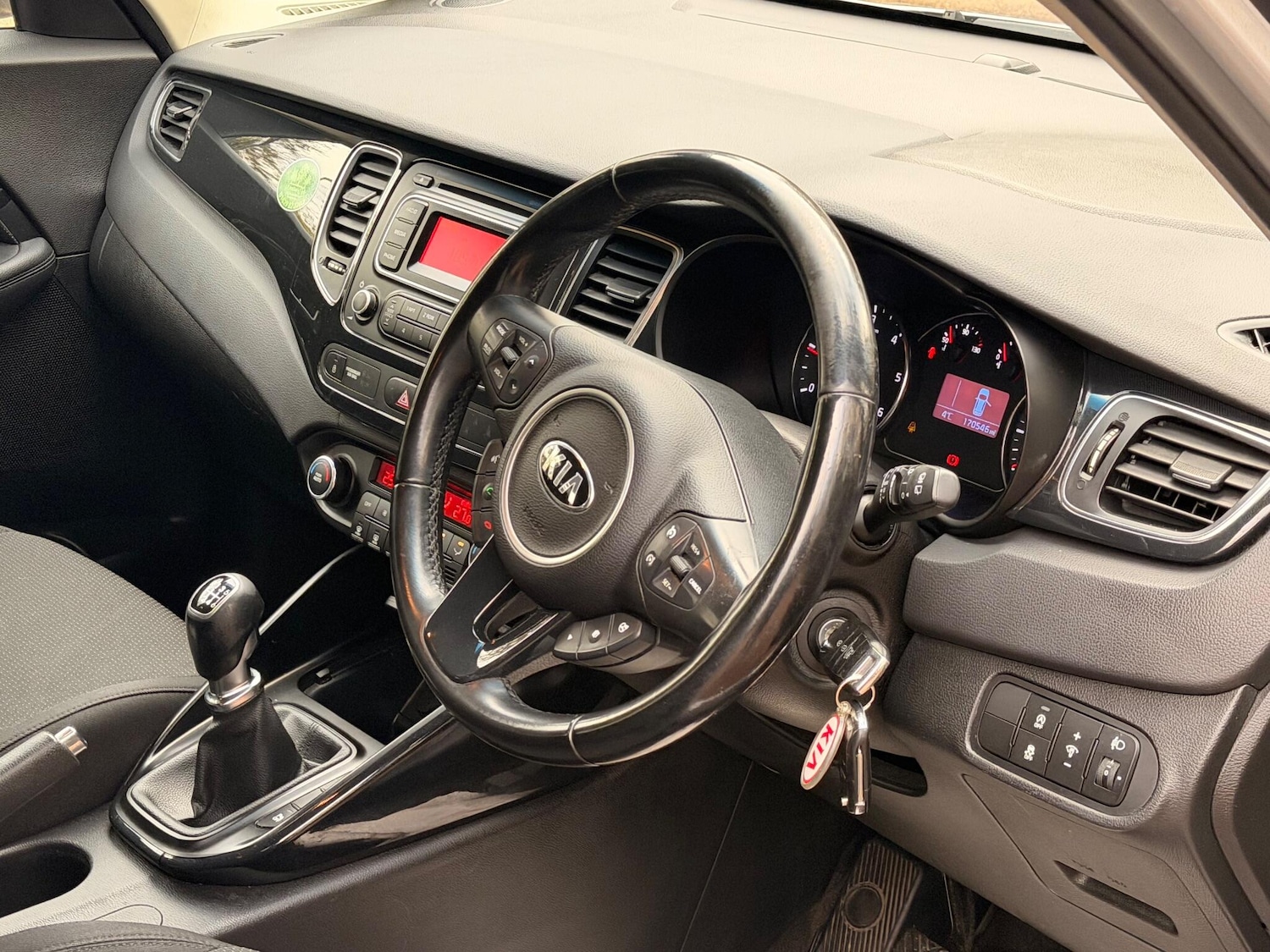 Used Kia Carens 2017 for sale - 76993827: Photo 19