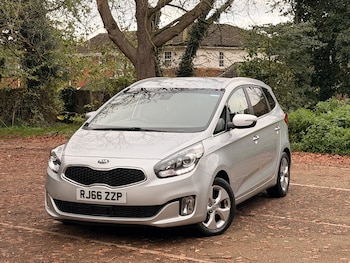 Used Kia Carens 2017 for sale - 76993827: Photo