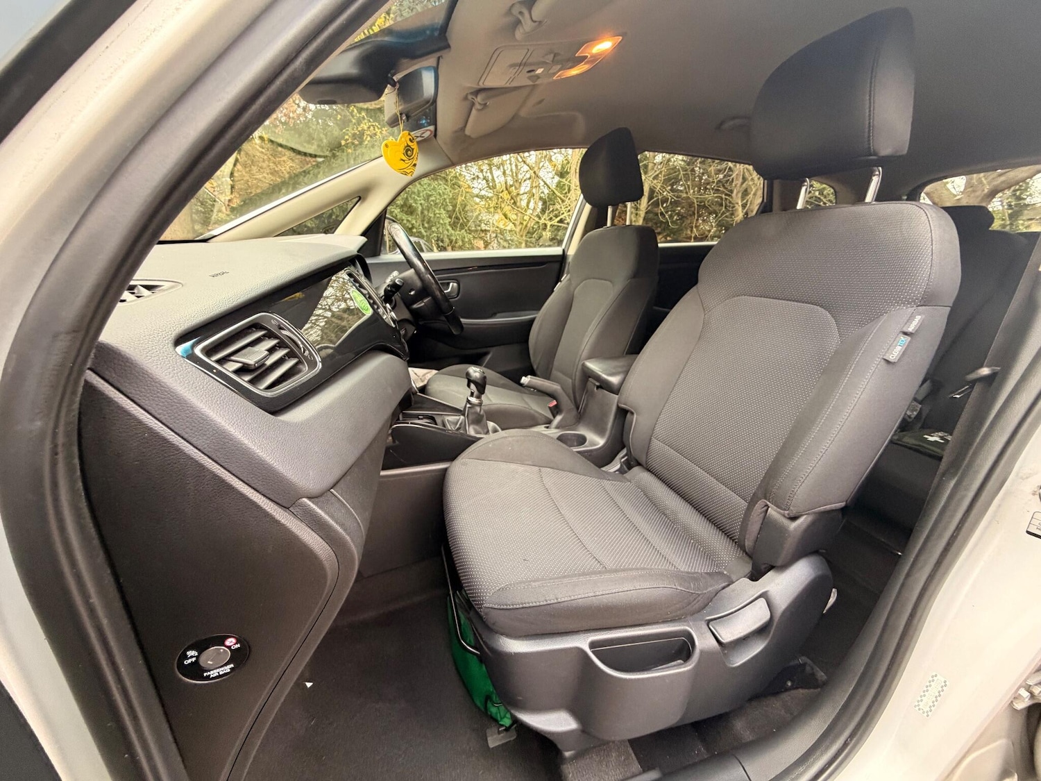 Used Kia Carens for sale - 76633347: Photo 12