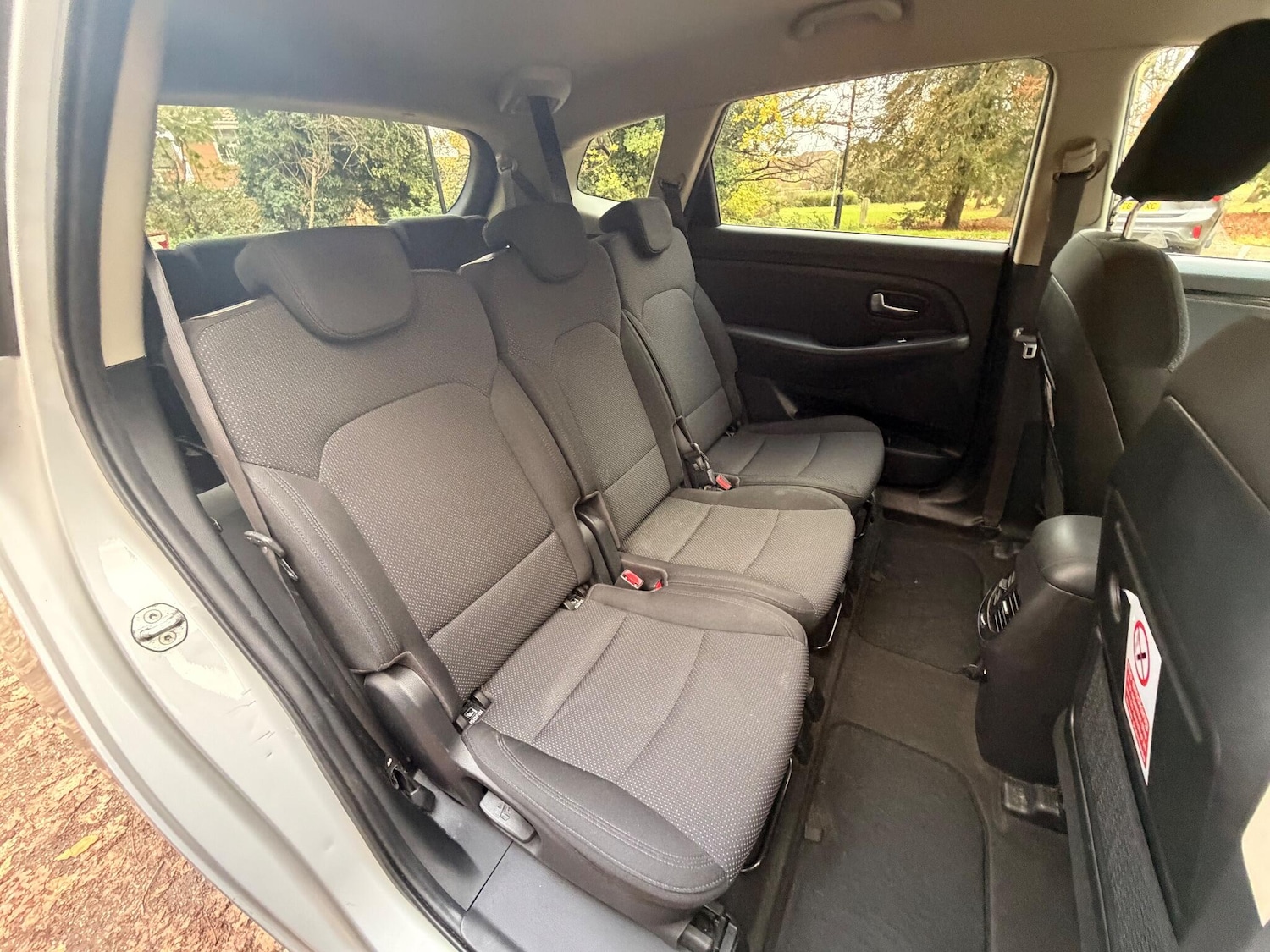 Used Kia Carens for sale - 76633347: Photo 16