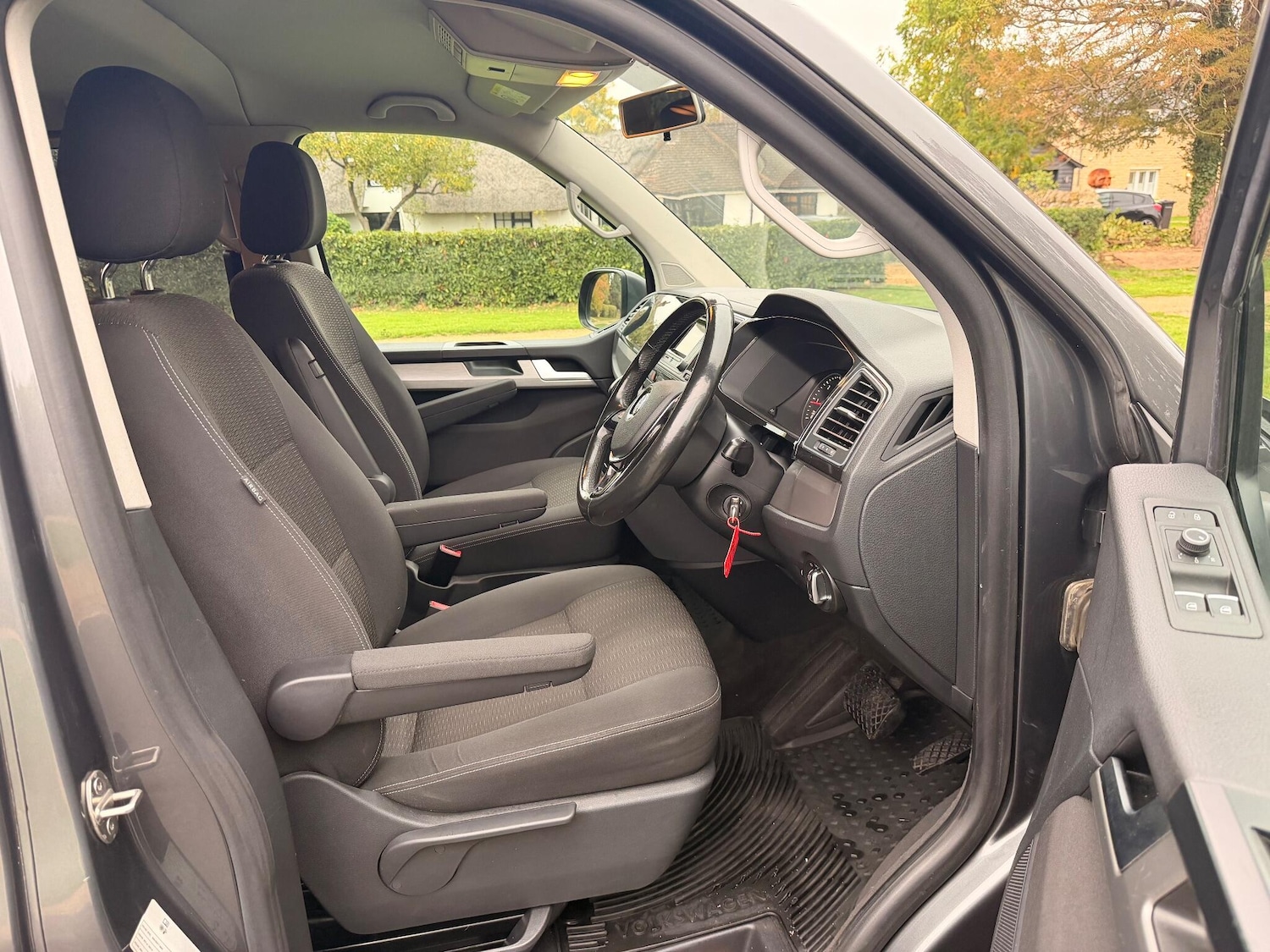 Used Volkswagen Caravelle 2017 for sale - 76152386: Photo 15