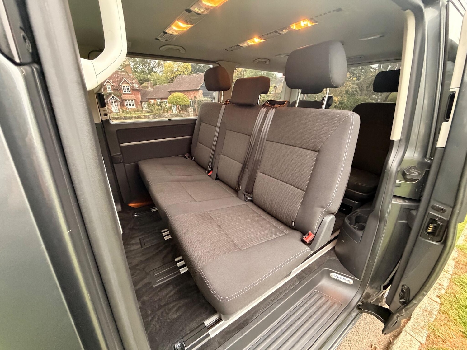 Used Volkswagen Caravelle 2017 for sale - 76152386: Photo 20