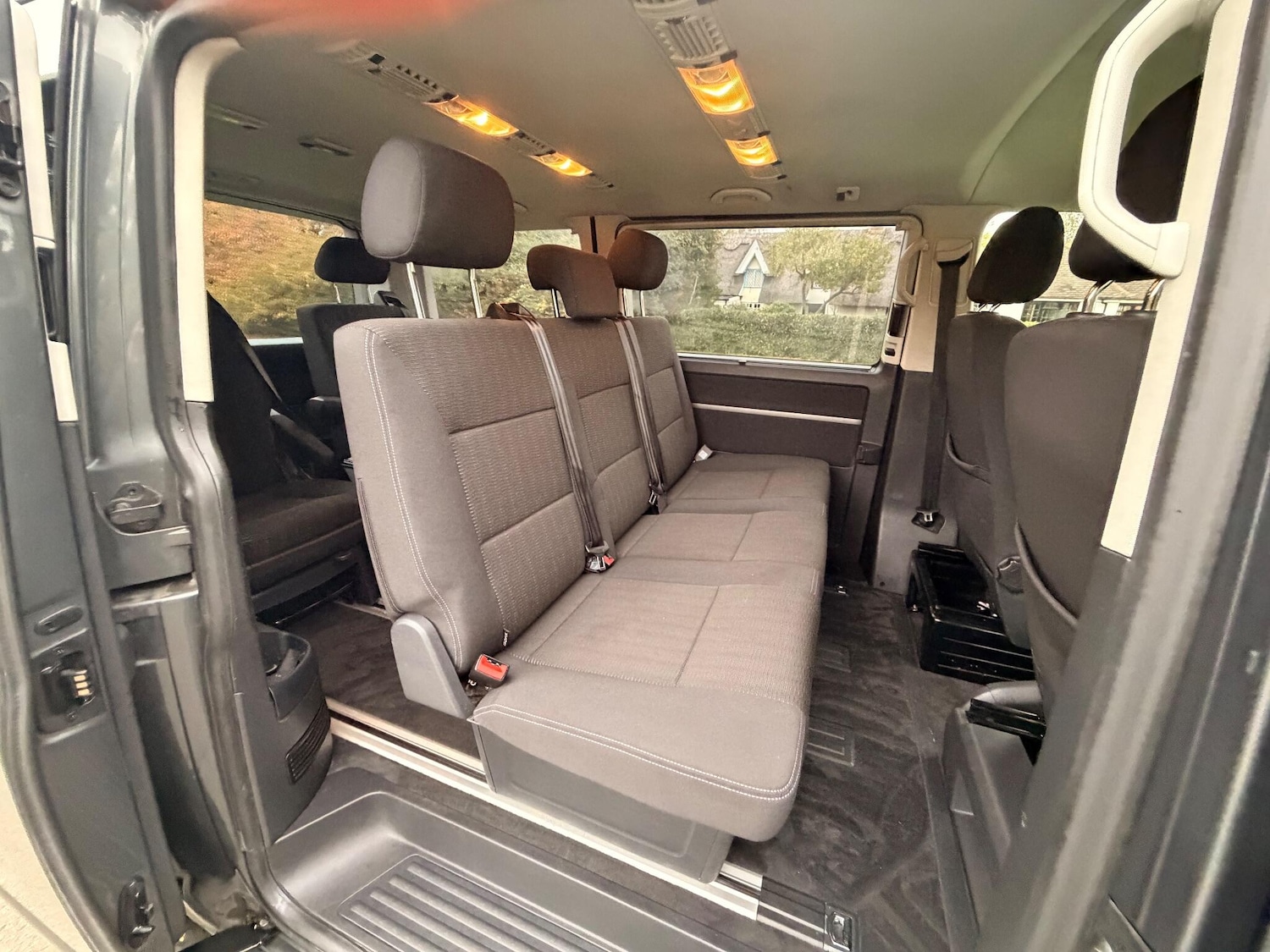 Used Volkswagen Caravelle 2017 for sale - 76152386: Photo 24