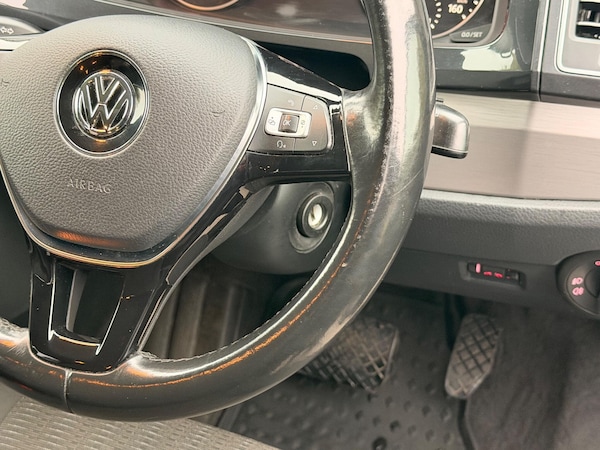 Used Volkswagen Caravelle 2017 for sale - 76152386: Photo 25