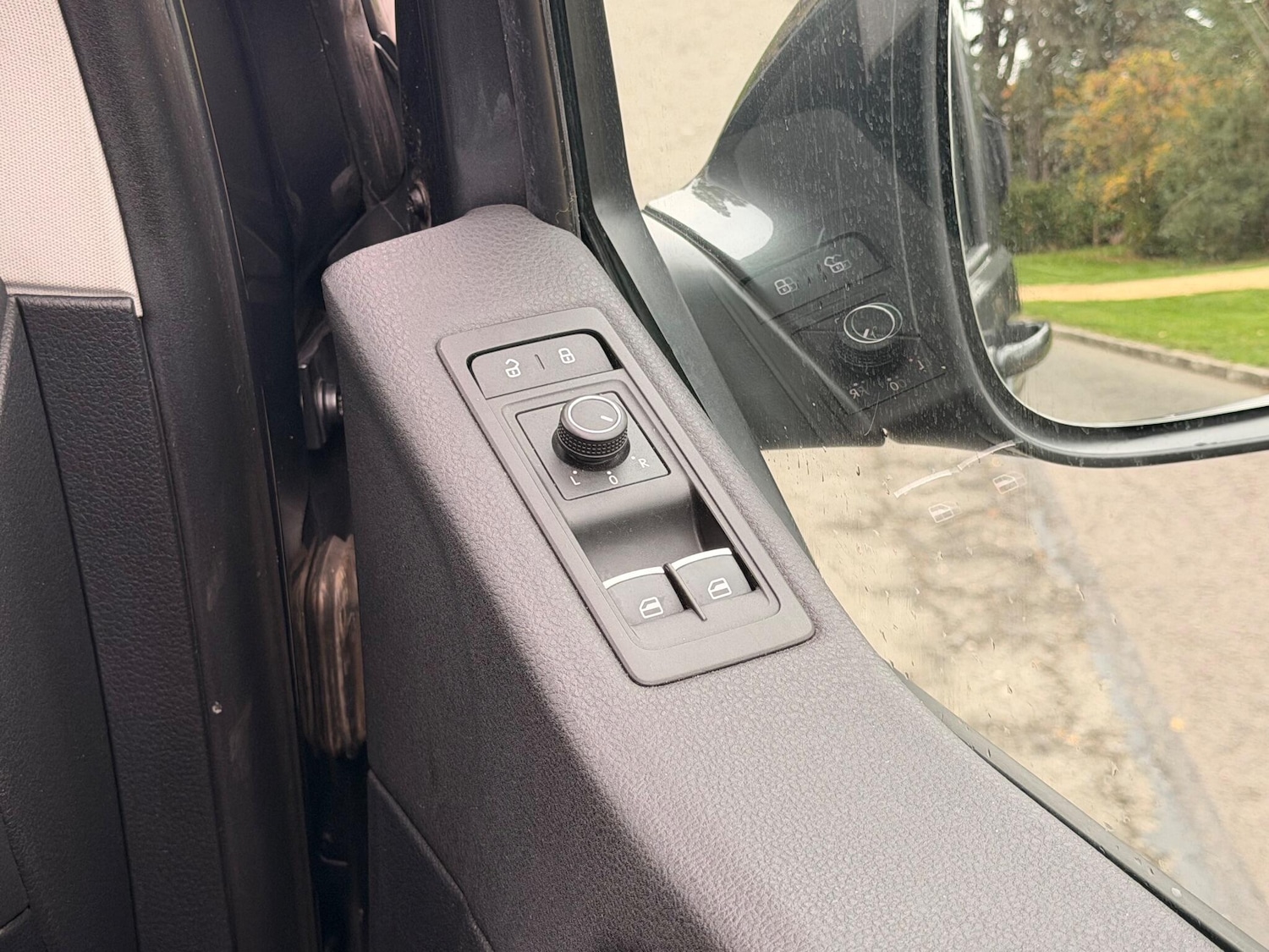 Used Volkswagen Caravelle 2017 for sale - 76152386: Photo 27