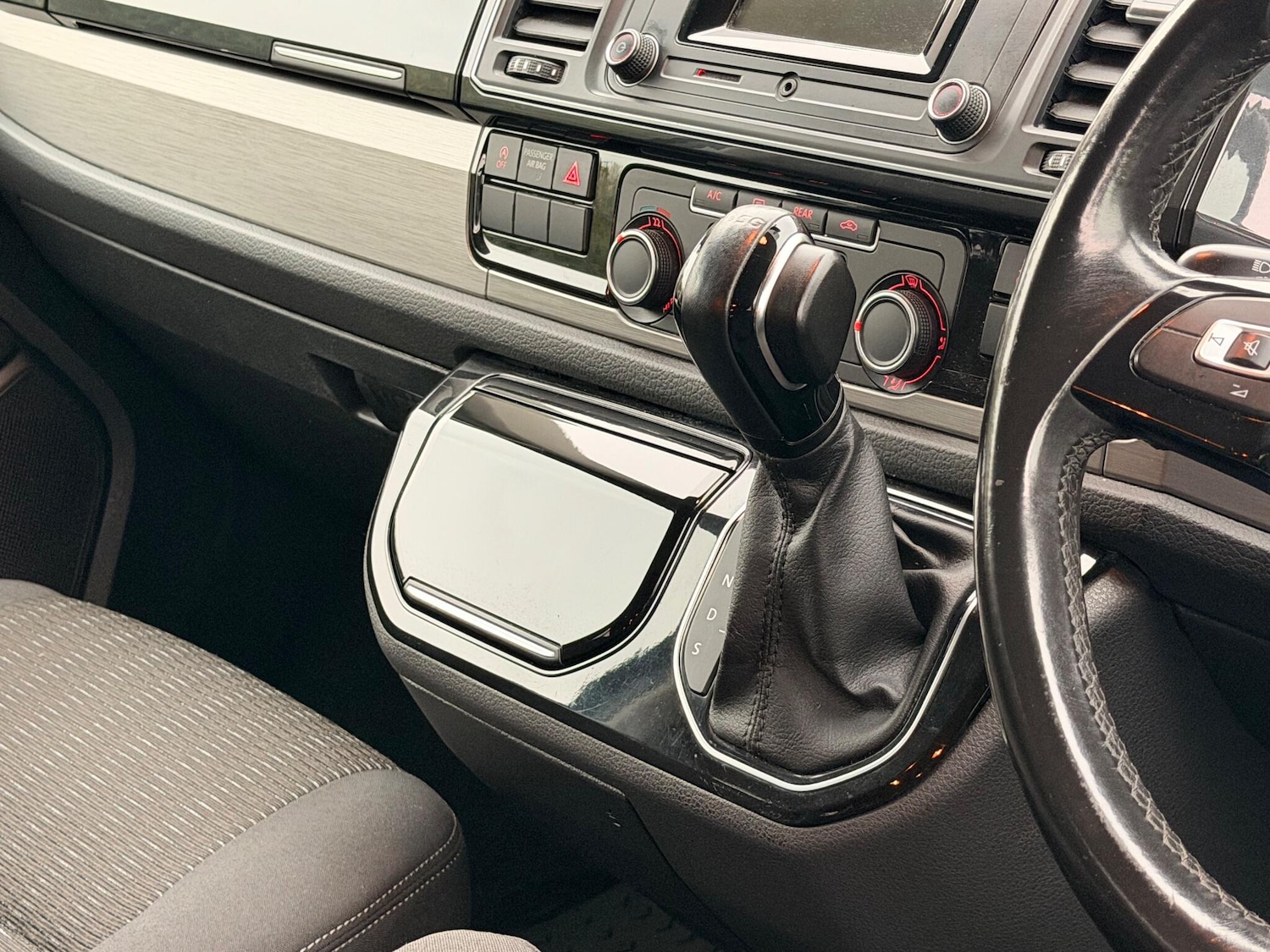 Used Volkswagen Caravelle 2017 for sale - 76152386: Photo 29