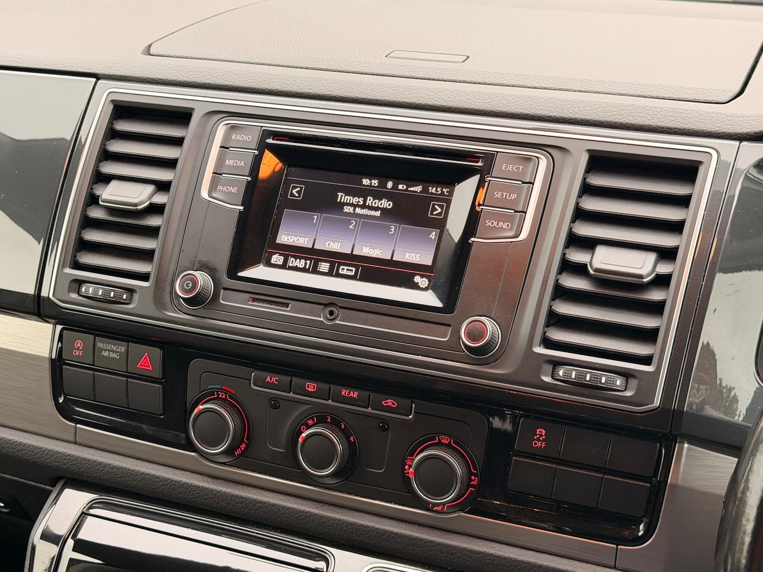 Used Volkswagen Caravelle 2017 for sale - 76152386: Photo 31