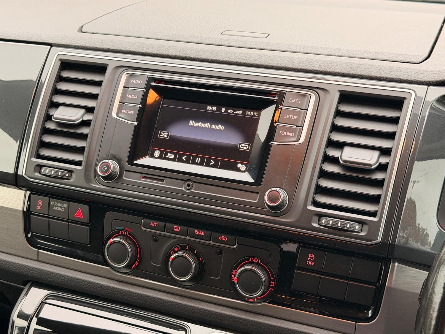 Used Volkswagen Caravelle 2017 for sale - 76152386: Photo 32