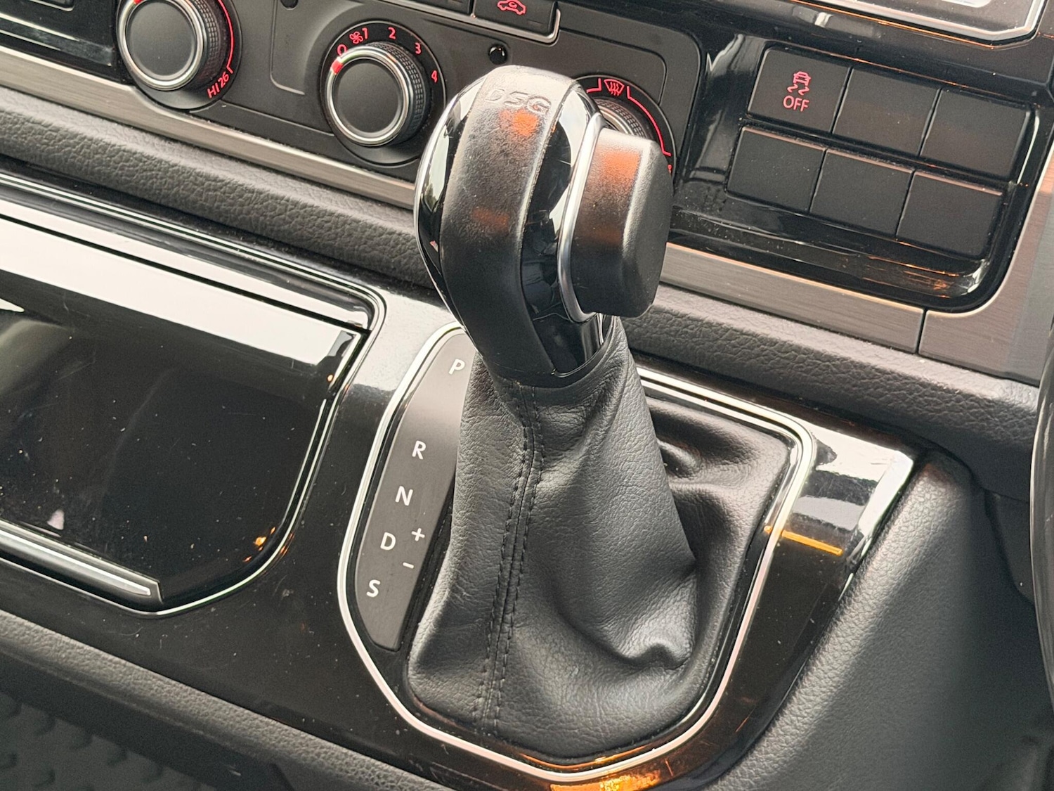 Used Volkswagen Caravelle 2017 for sale - 76152386: Photo 35