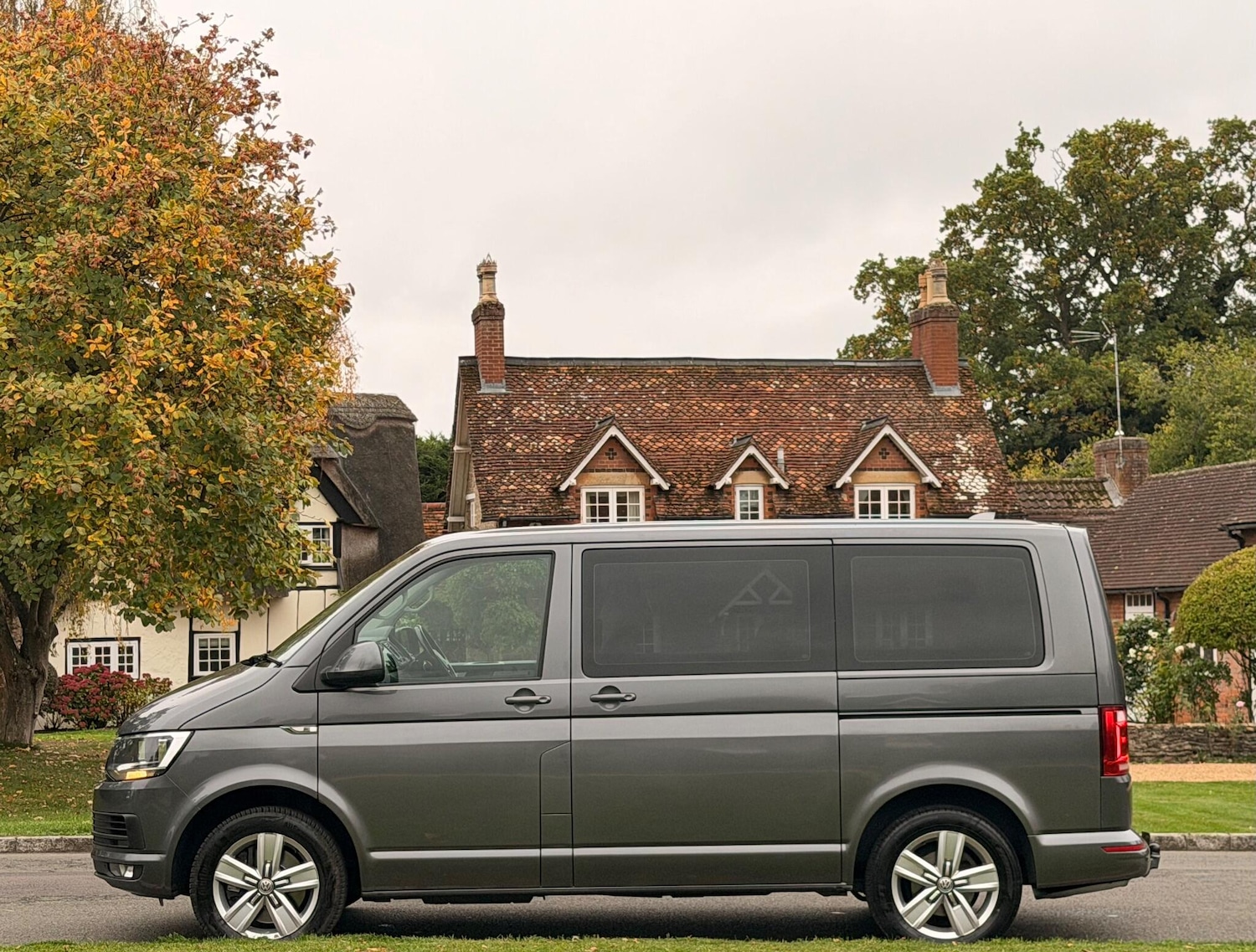 Used Volkswagen Caravelle 2017 for sale - 76152386: Photo 4