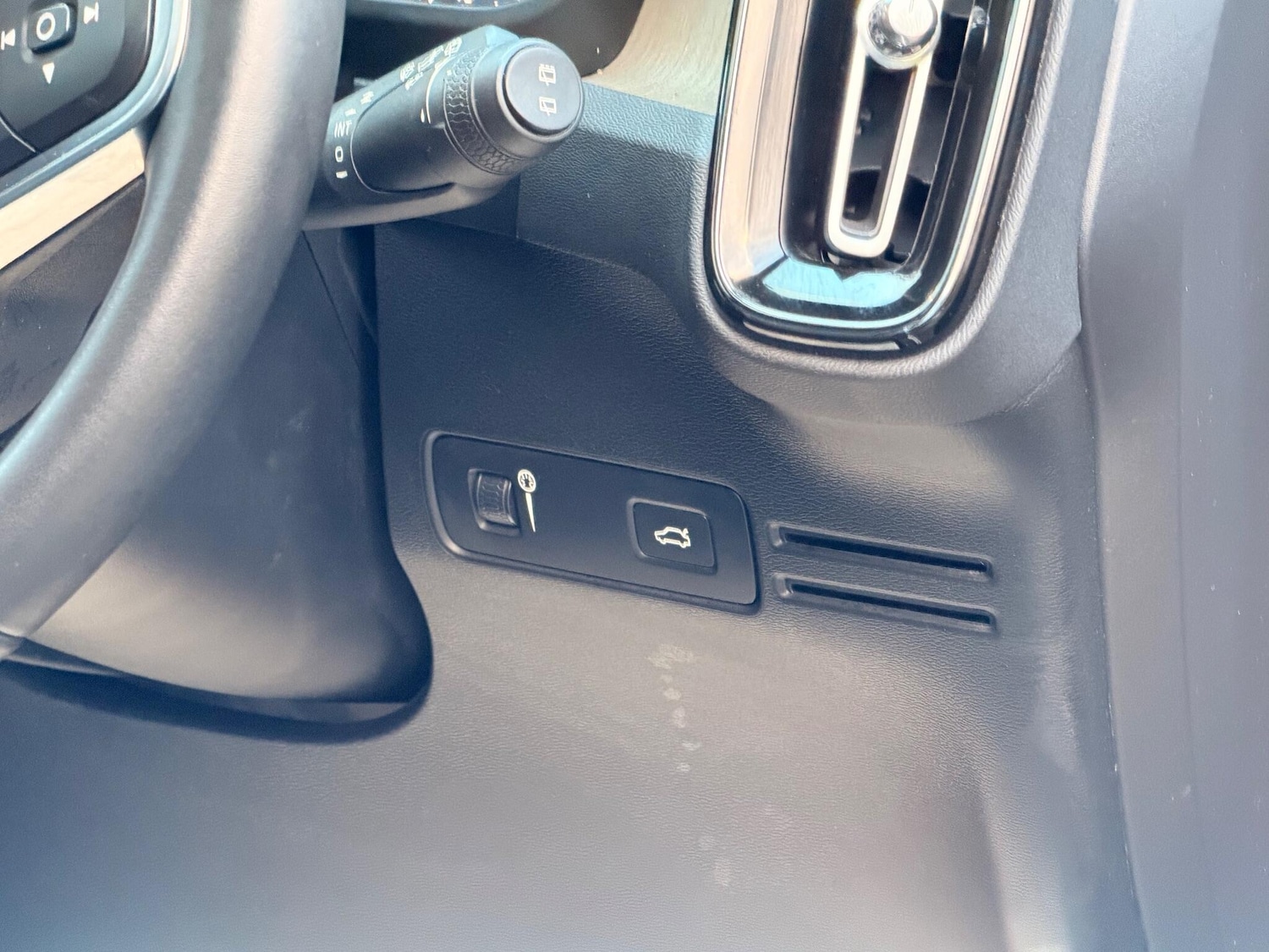 Used Volvo XC40 2019 for sale - 76671264: Photo 26