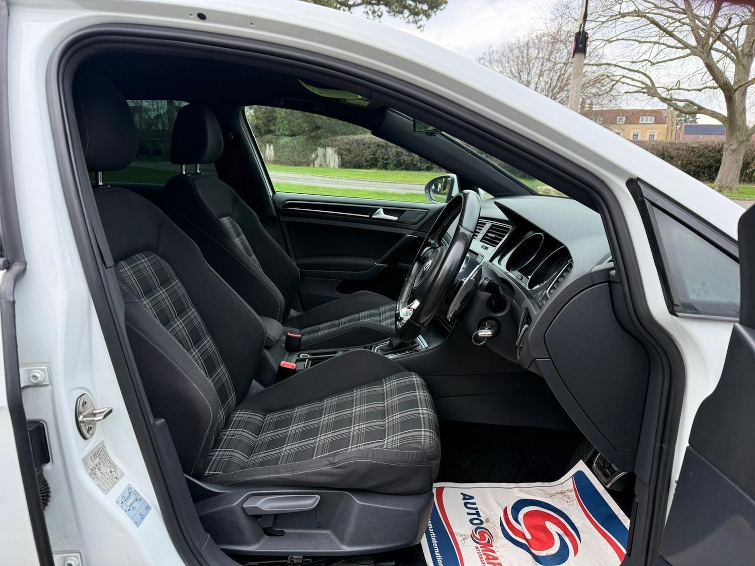 Used Volkswagen Golf 2014 for sale - 77351378: Photo 10