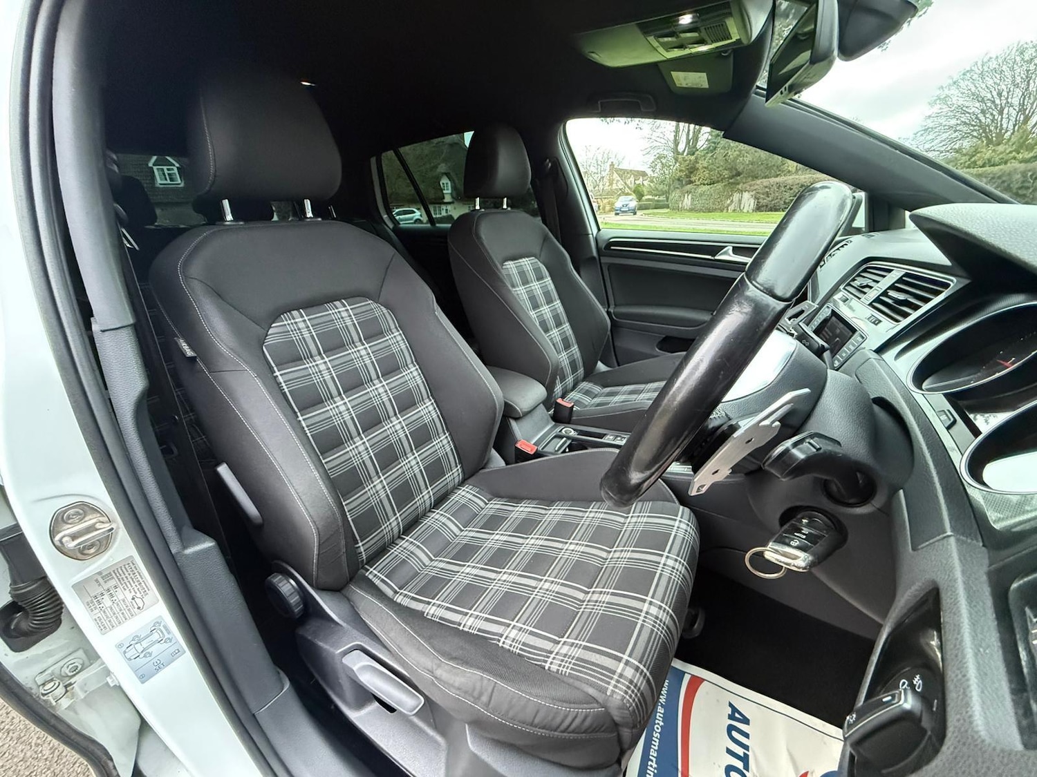 Used Volkswagen Golf 2014 for sale - 77351378: Photo 11