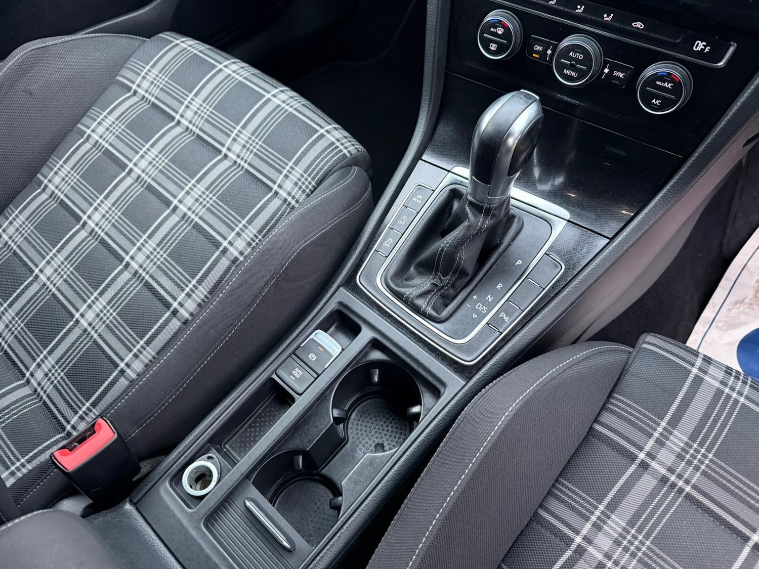 Used Volkswagen Golf 2014 for sale - 77351378: Photo 19