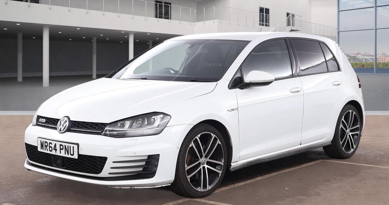 Used Volkswagen Golf 2014 for sale - 77351378: Photo 2