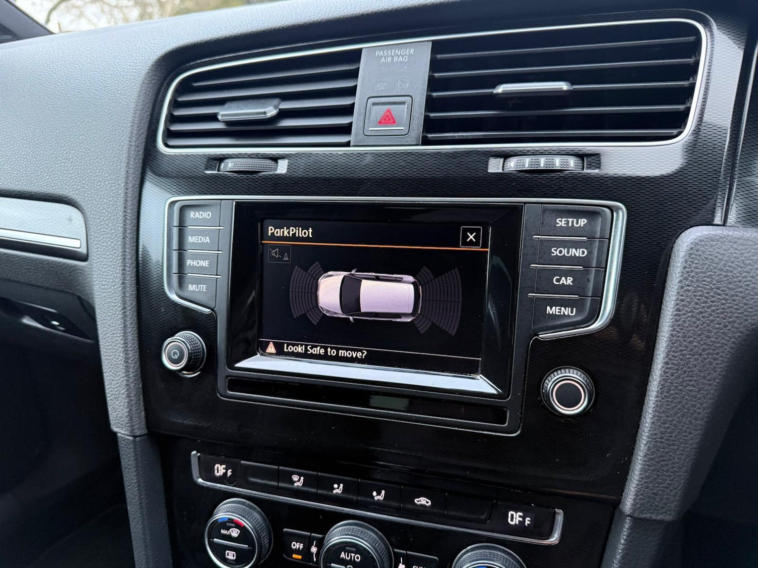 Used Volkswagen Golf 2014 for sale - 77351378: Photo 24