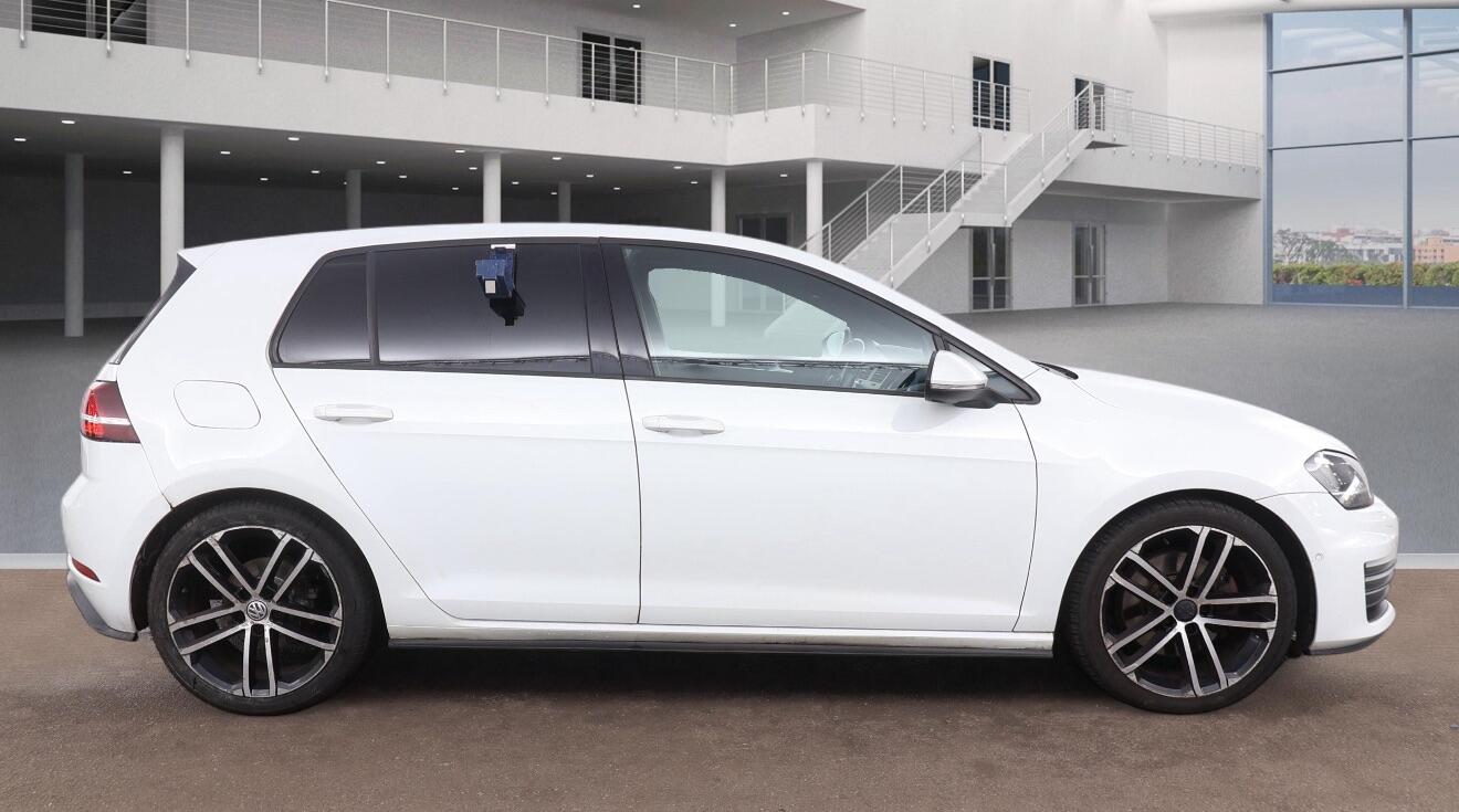 Used Volkswagen Golf 2014 for sale - 77351378: Photo 5