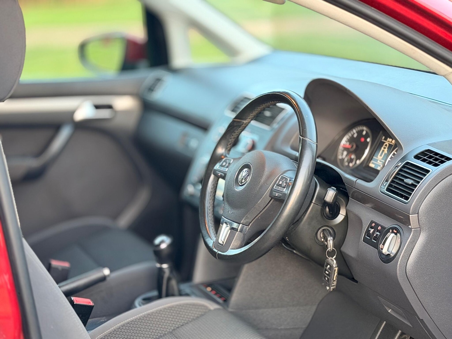 Used Volkswagen Touran 2015 for sale - 76538023: Photo 24