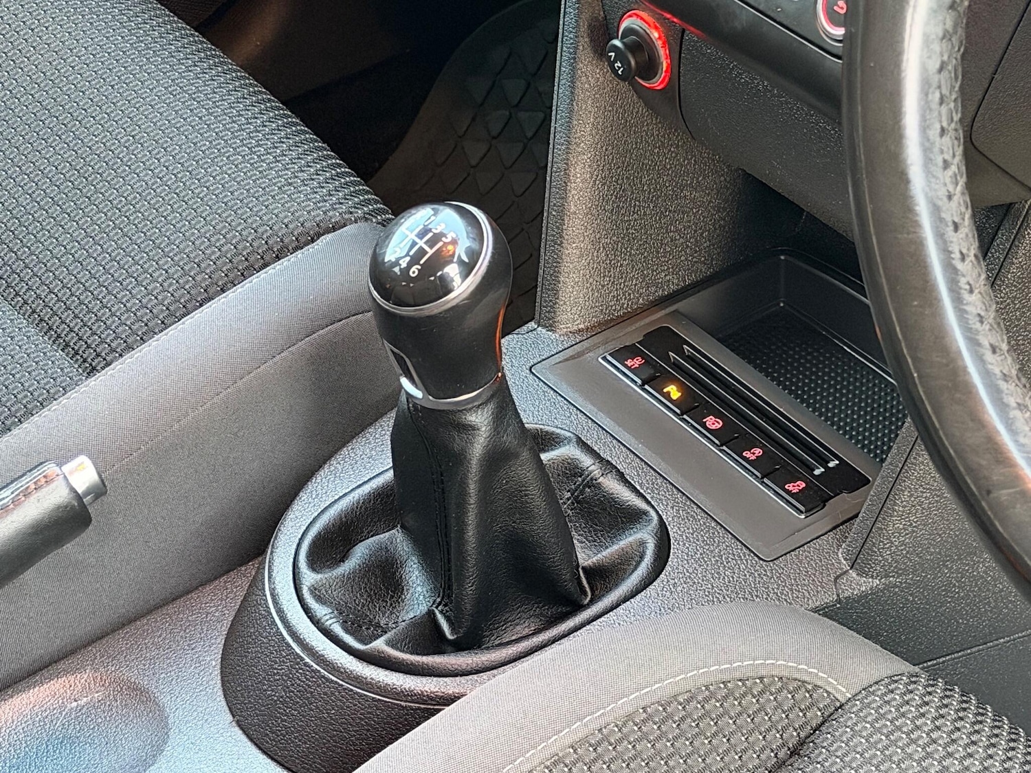 Used Volkswagen Touran 2015 for sale - 76538023: Photo 25