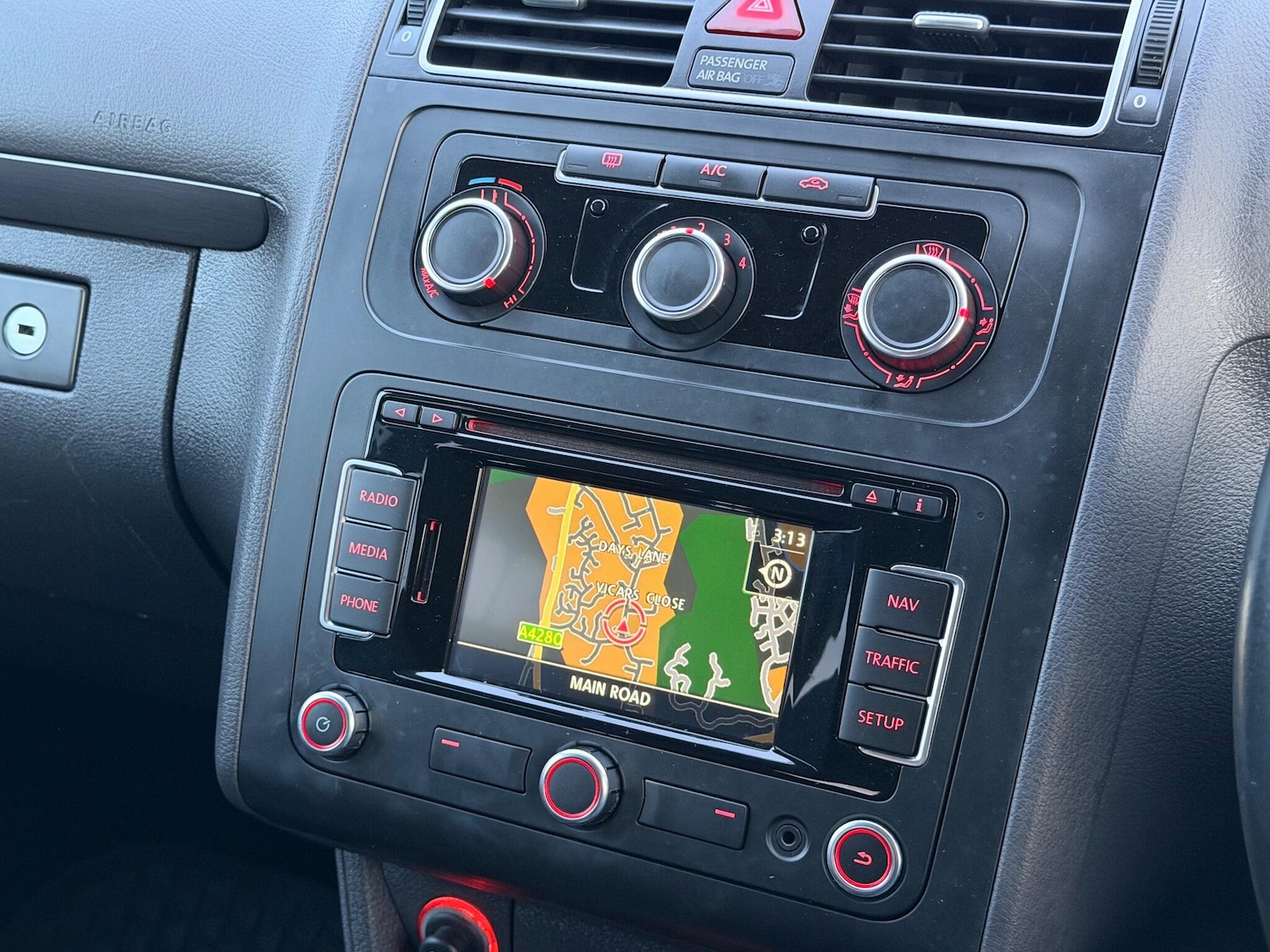 Used Volkswagen Touran 2015 for sale - 76538023: Photo 28