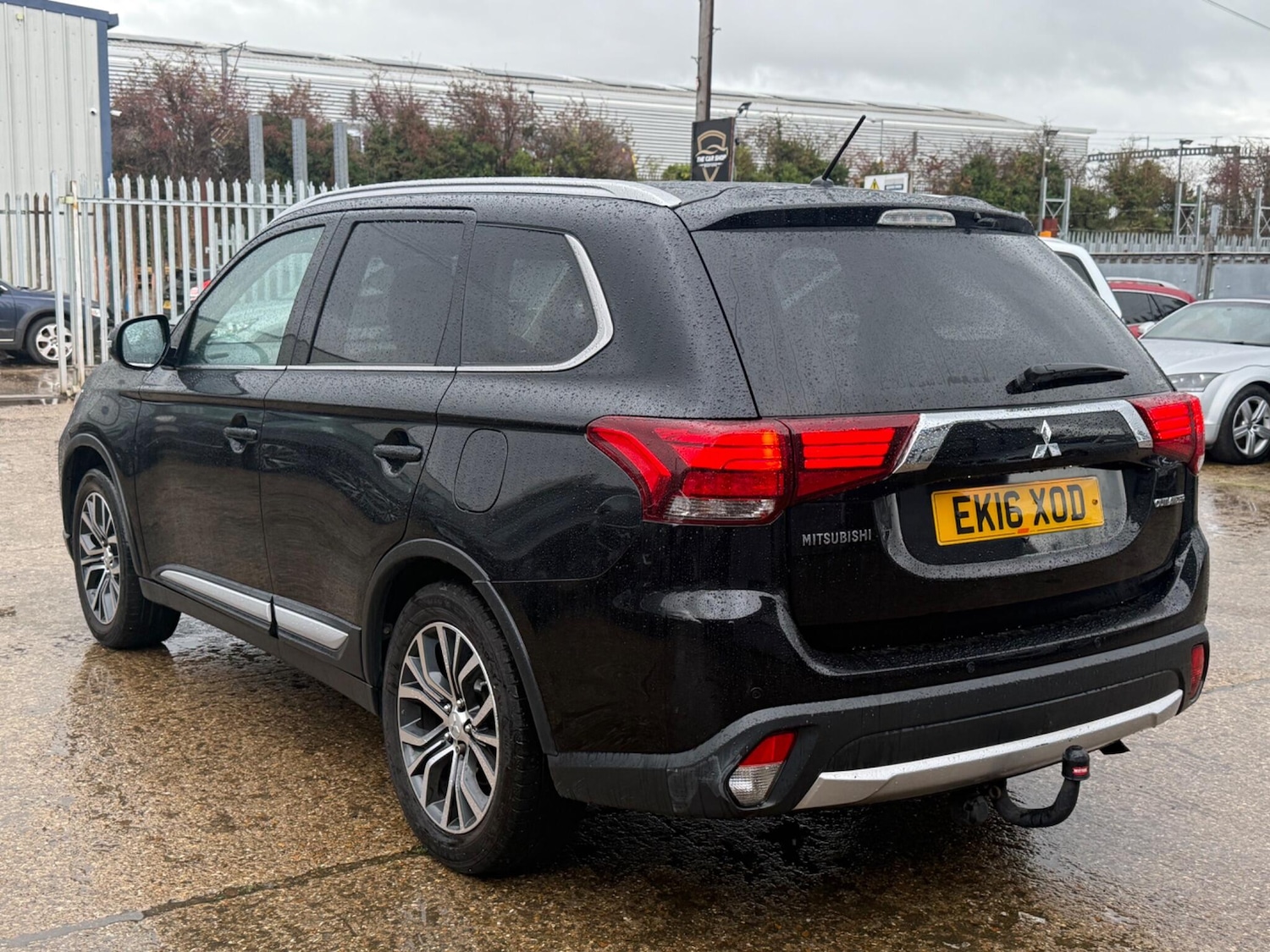 Used Mitsubishi Outlander 2016 for sale - 76538179: Photo 4