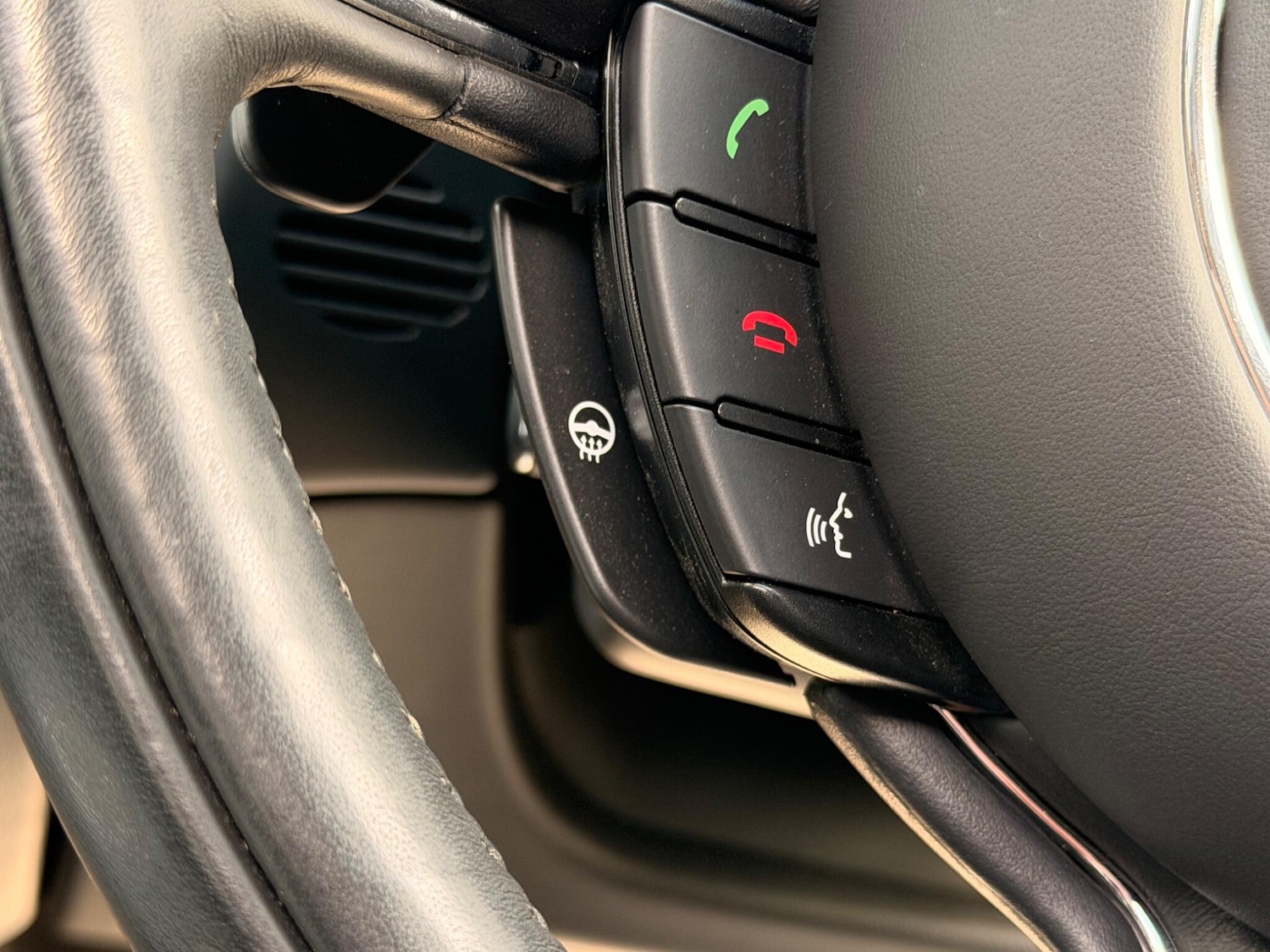 Used Jaguar XJ 2018 for sale - 77396317: Photo 37