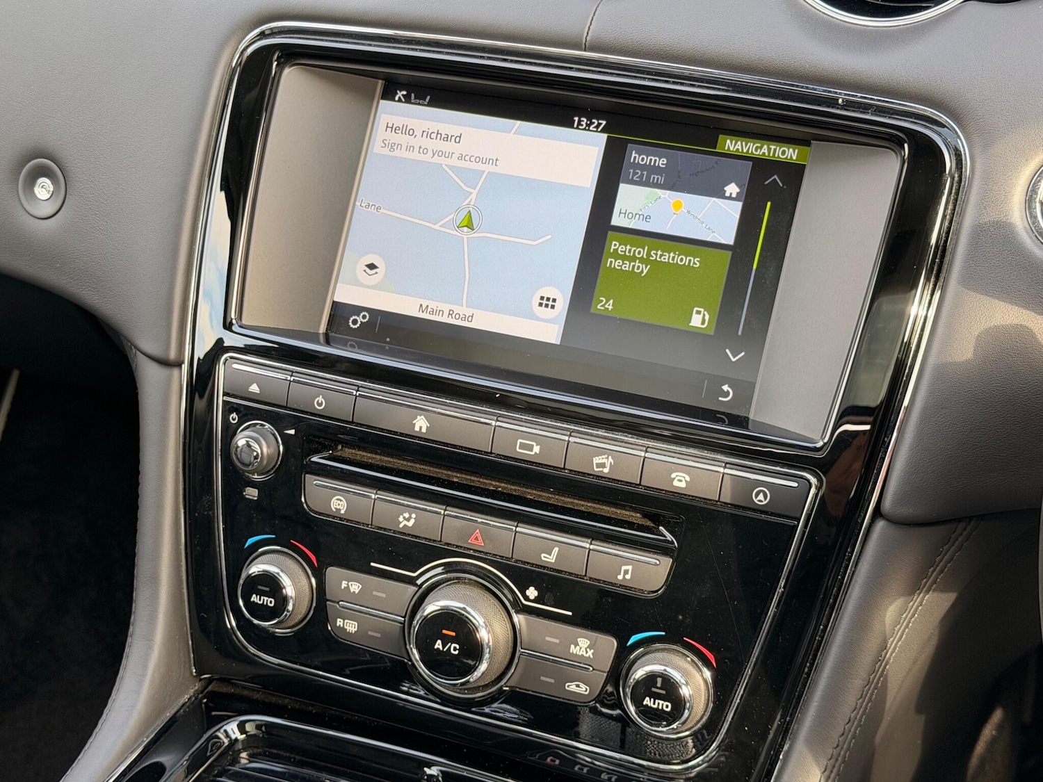 Used Jaguar XJ 2018 for sale - 77396317: Photo 38