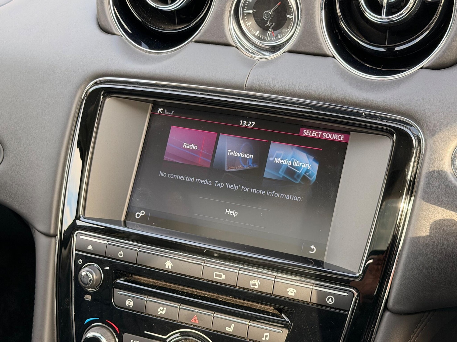 Used Jaguar XJ 2018 for sale - 77396317: Photo 41